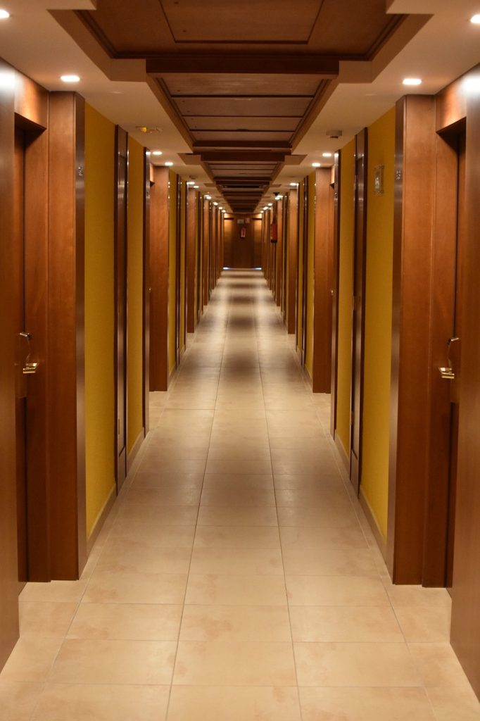 hallway, hotel, building-1629556.jpg